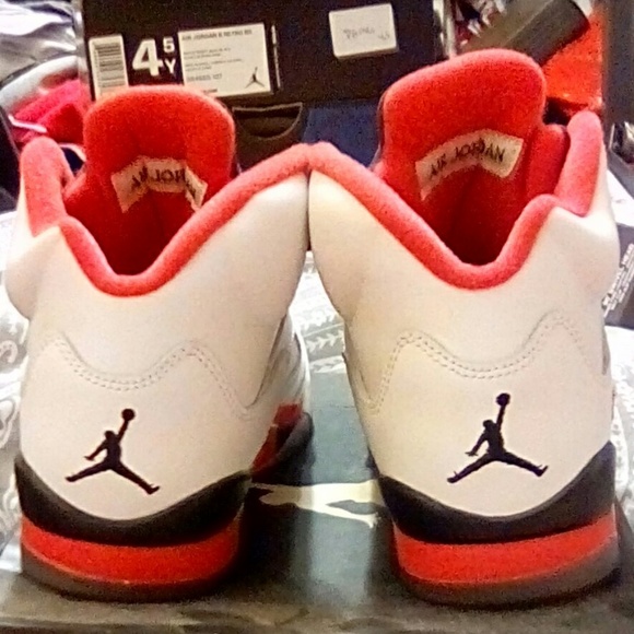 Jordan 5 Retro Kids - Picture 5 of 6